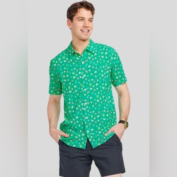 Men’s Tipsy Elves Lucky Charmer Button Down Shirt - Picture 1 of 14